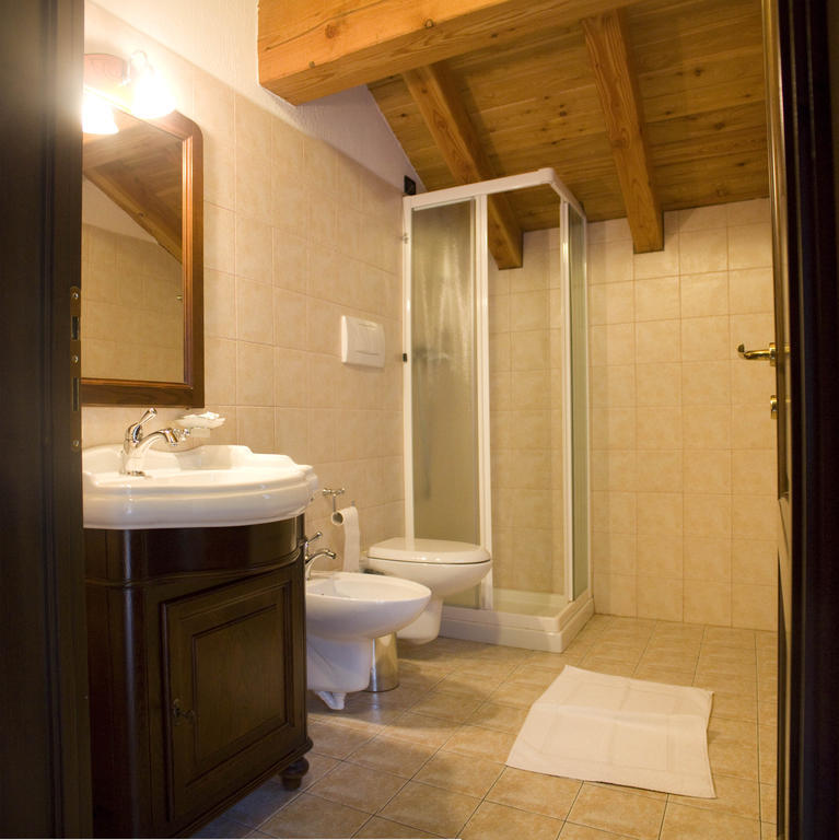 Locanda Lac Place Moulin Bionaz الغرفة الصورة